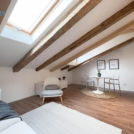 Gozzi 4 Tirabora Short Rent *